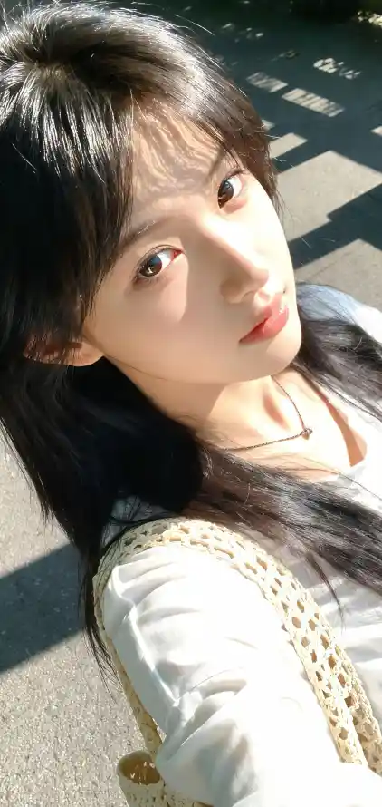 丁香视角：日韩少妇精品影视与亚洲激情在线现象解读